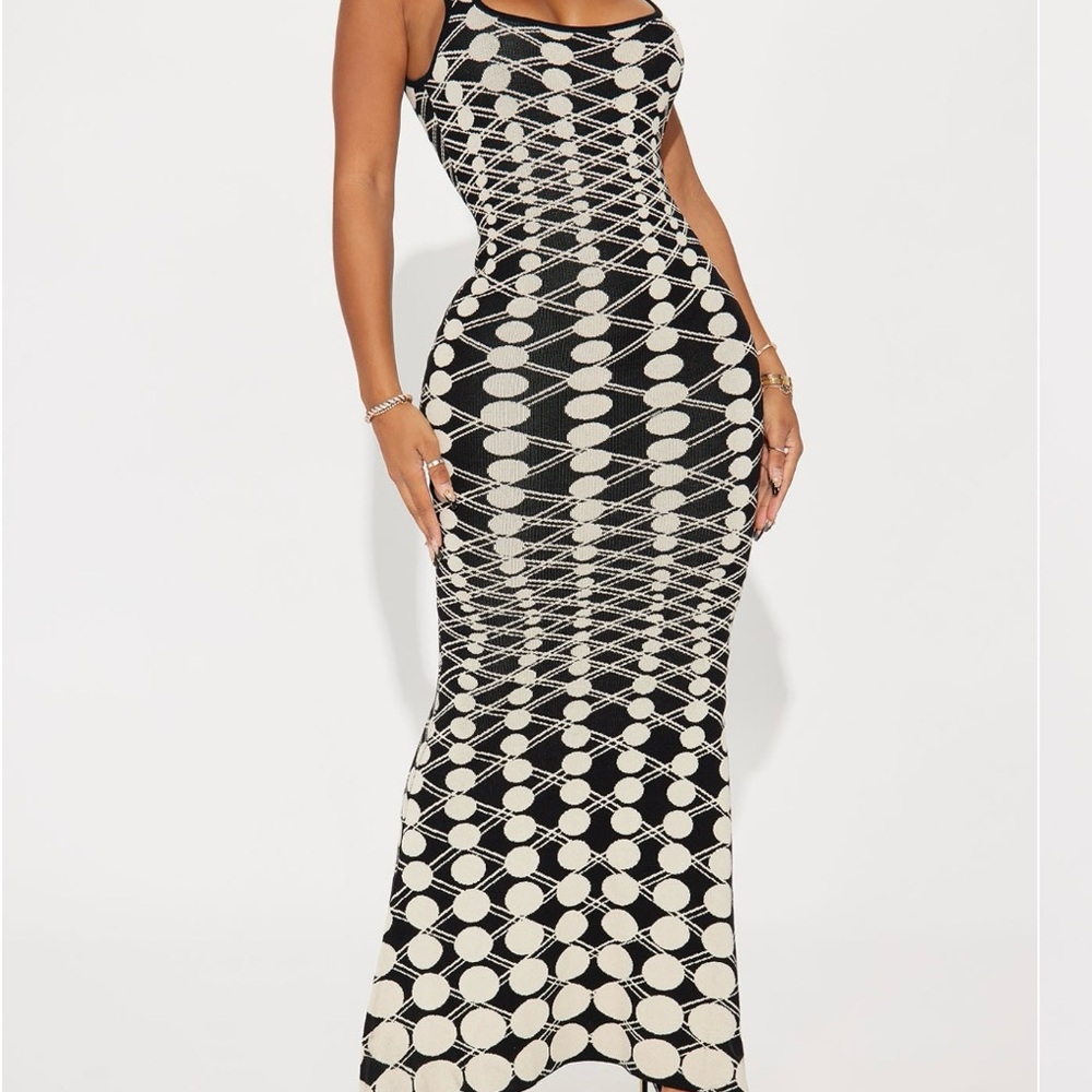 Elegant Black and White Patterned Dress